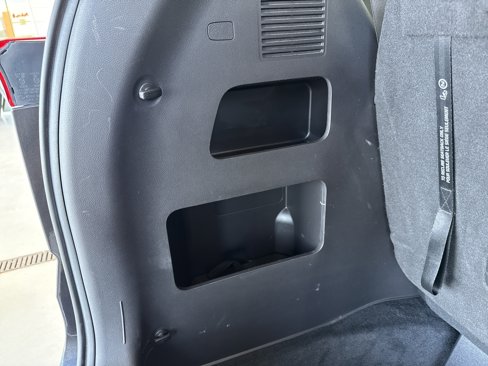 Used 2022 Kia Carnival EX image 13