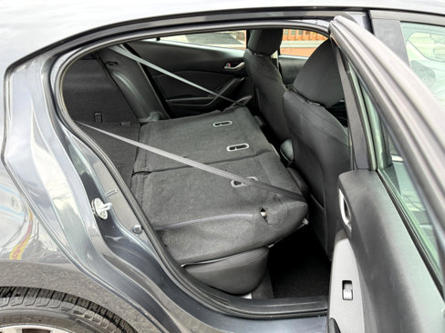 Used 2015 MAZDA MAZDA3 i Touring image 35