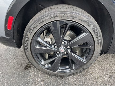 Used 2022 Buick Envision Essence w/ Sport Touring Package image 6