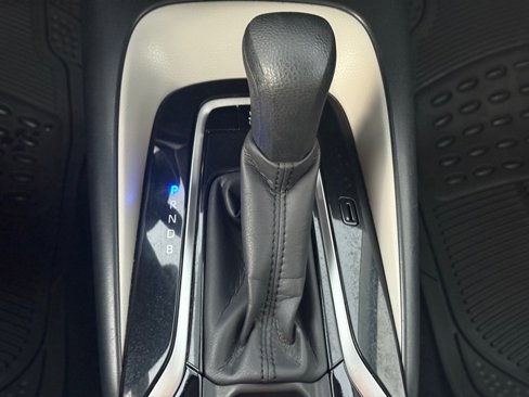 Used 2021 Toyota Corolla L image 21
