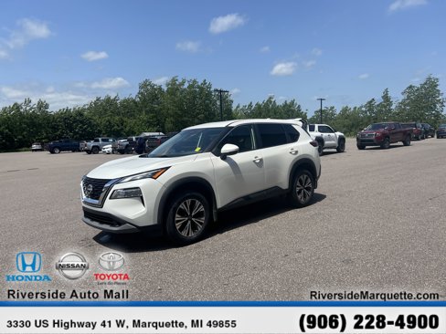 Used 2022 Nissan Rogue SV image 3