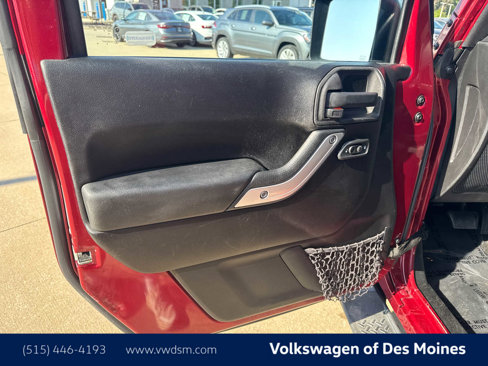 Used 2013 Jeep Wrangler Unlimited Sahara w/ Connectivity Group image 22