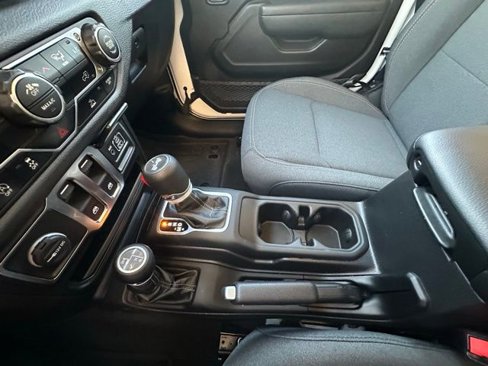 Used 2025 Jeep Wrangler Sport image 24