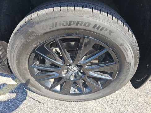 Used 2019 Toyota Highlander XLE image 24