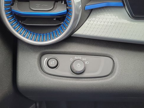 New 2026 Chevrolet Trax LT w/ LT Convenience Package image 28