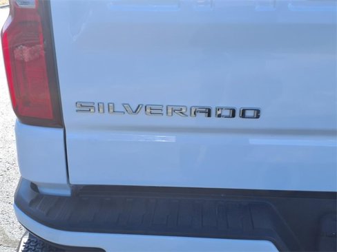 Used 2020 Chevrolet Silverado 1500 Custom w/ Custom Value Package image 23
