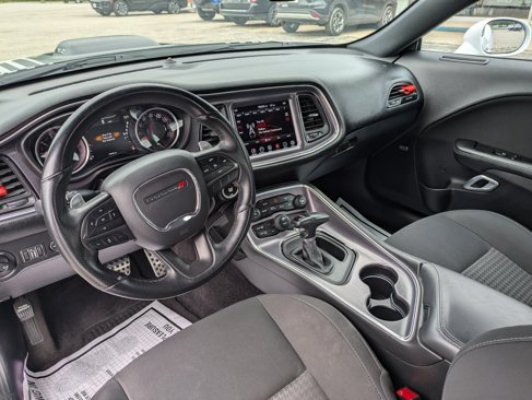 Used 2017 Dodge Challenger R/T image 11