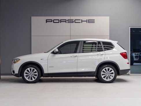 Used 2017 BMW X3 xDrive28i image 2