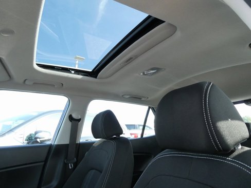 Used 2024 Hyundai Venue SEL image 28