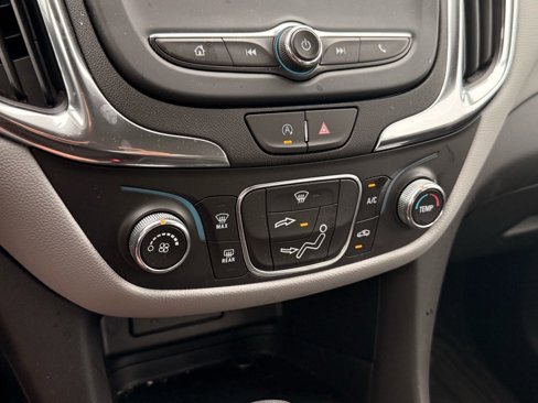 Used 2023 Chevrolet Equinox LS image 16
