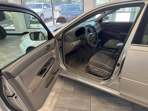 Used 2005 Toyota Camry LE image 12