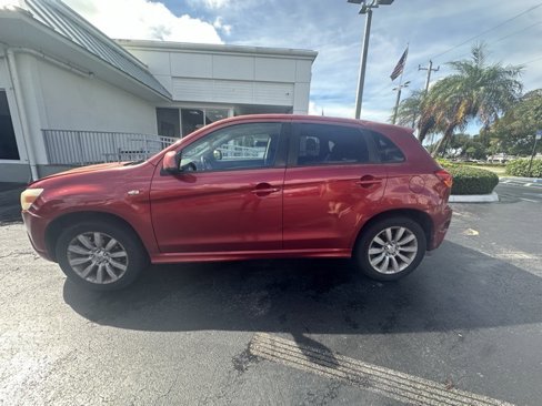Used 2011 Mitsubishi Outlander Sport SE image 2