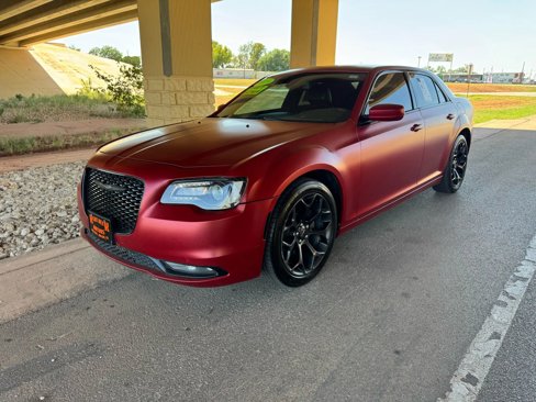 Used 2019 Chrysler 300 S image 7