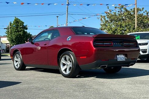 Used 2019 Dodge Challenger SXT image 6