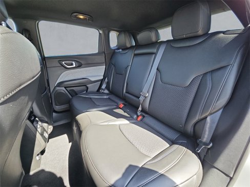 New 2025 Jeep Compass Latitude image 13