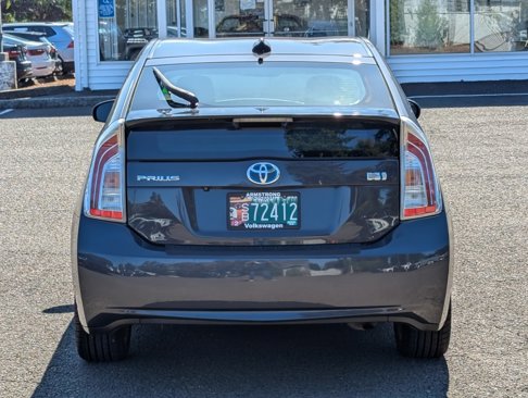 Used 2014 Toyota Prius Five image 4