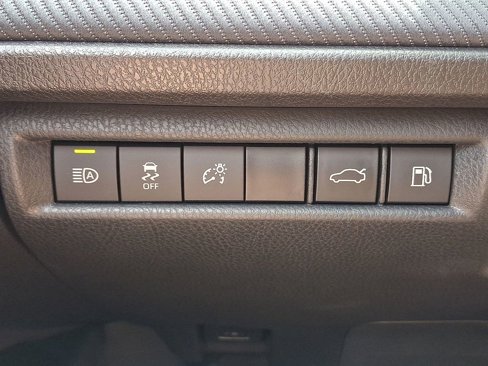 Used 2025 Toyota Camry SE image 22