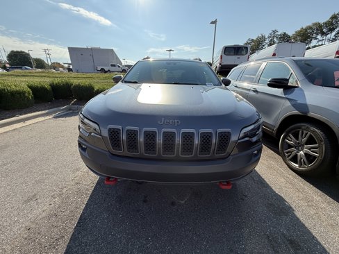 Used 2019 Jeep Cherokee Trailhawk image 5