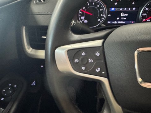 Used 2024 GMC Terrain SLT w/ Tech Package image 28