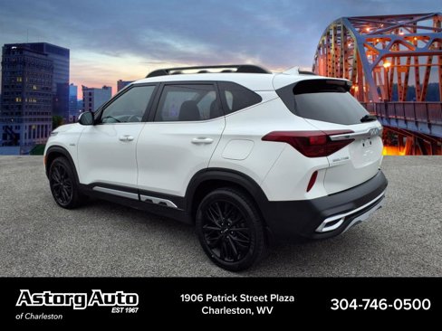 Used 2023 Kia Seltos Nightfall Edition image 5
