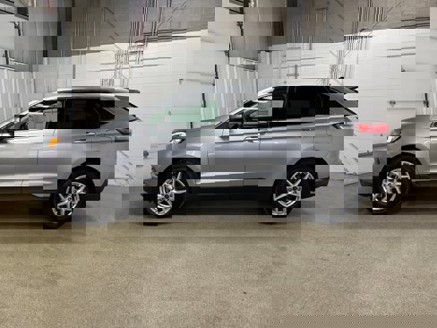 Certified 2024 Ford Edge SEL image 4