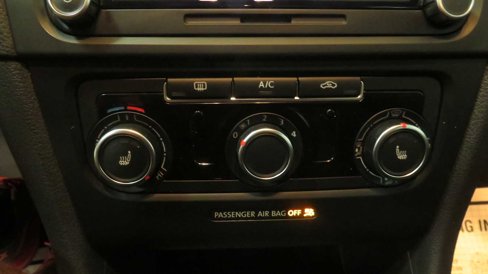 Used 2013 Volkswagen Golf TDI image 32
