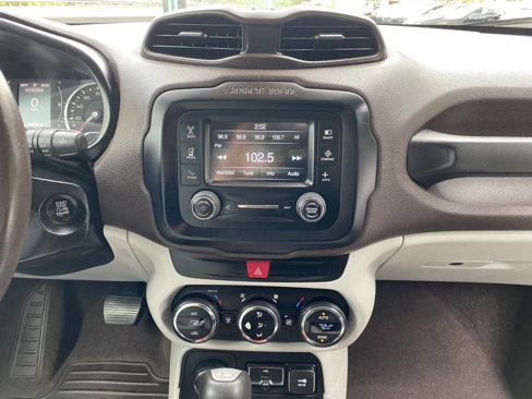 Used 2016 Jeep Renegade Latitude w/ Popular Equipment Group image 16