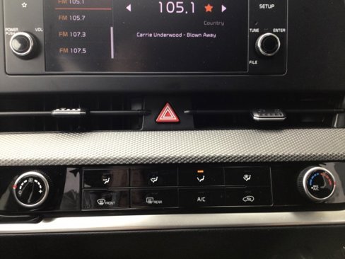 Used 2023 Kia Sportage LX image 11
