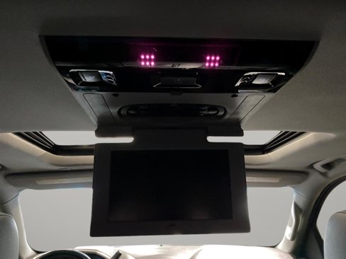 Used 2019 Chevrolet Suburban Premier image 17