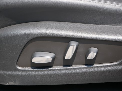 Certified 2022 Cadillac XT5 Premium Luxury w/ LPO, Floor Liner Package image 7