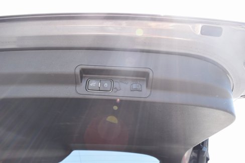 Used 2022 Ford Explorer XLT w/ Equipment Group 202A image 7