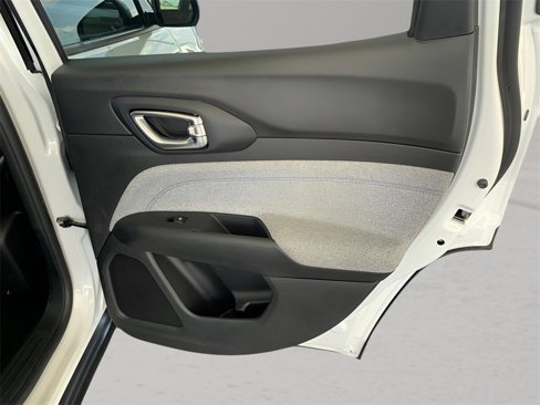 Certified 2024 Jeep Compass Latitude image 26