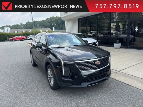 Used 2024 Cadillac XT4 Premium Luxury image 1