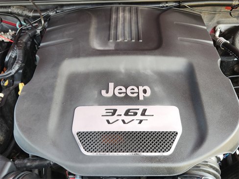 Used 2012 Jeep Wrangler Unlimited Sport image 15