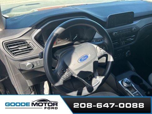 Used 2020 Ford Escape S image 4
