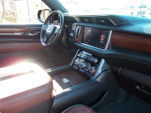 Certified 2023 GMC Yukon XL Denali Ultimate image 19