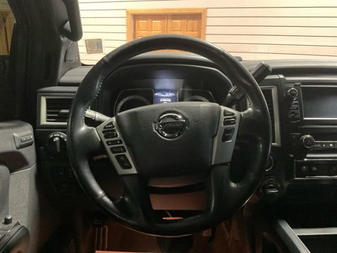 Used 2018 Nissan Titan SL w/ Midnight Edition image 16