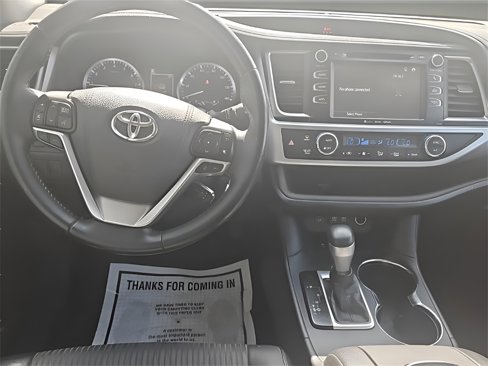 Used 2017 Toyota Highlander Plus image 21