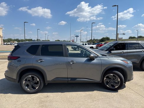 Used 2024 Nissan Rogue SV image 16