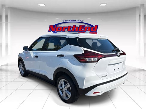 Used 2022 Nissan Kicks S image 6