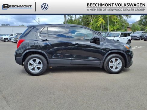 Used 2022 Chevrolet Trax LS w/ Tint and Cruise Package image 8