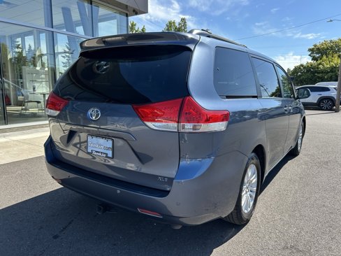 Used 2014 Toyota Sienna XLE image 6