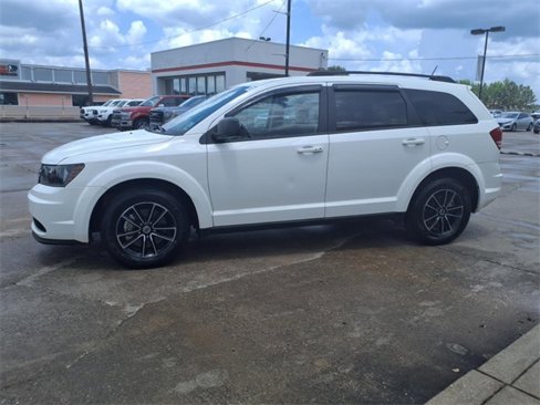 Used 2018 Dodge Journey SE w/ Popular Equipment Group image 2