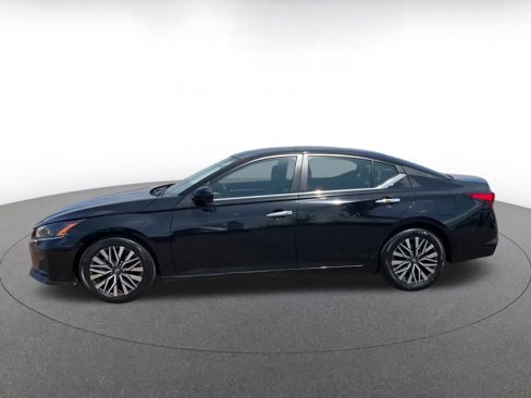 Used 2023 Nissan Altima 2.5 SV image 8