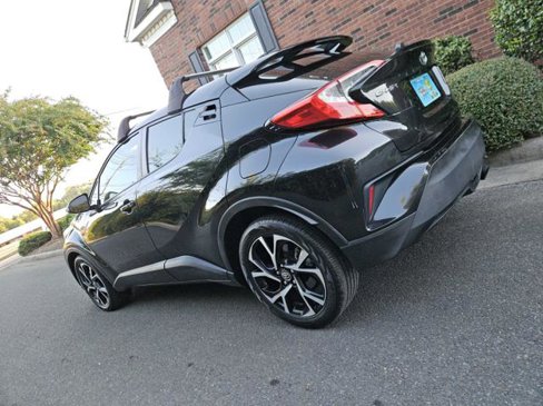 Used 2019 Toyota C-HR XLE image 3
