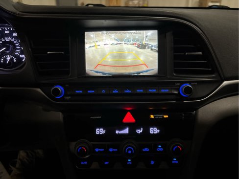 Used 2020 Hyundai Elantra SEL image 11