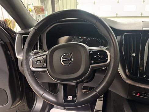 Used 2018 Volvo XC60 T6 R-Design w/ Convenience Package image 17