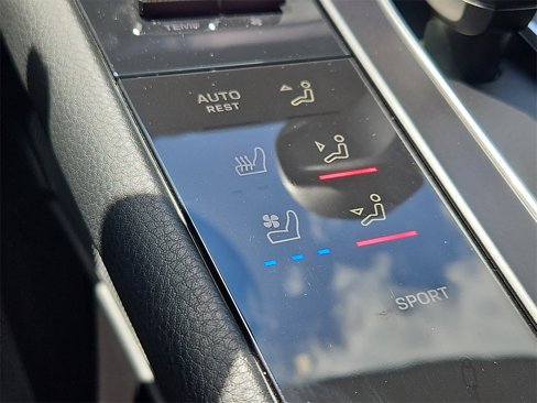 Used 2025 Porsche Macan image 23