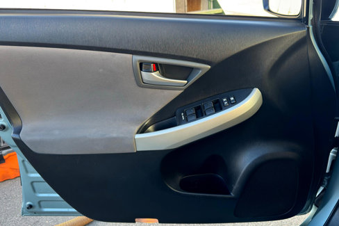 Used 2014 Toyota Prius Plug-In Hybrid image 23