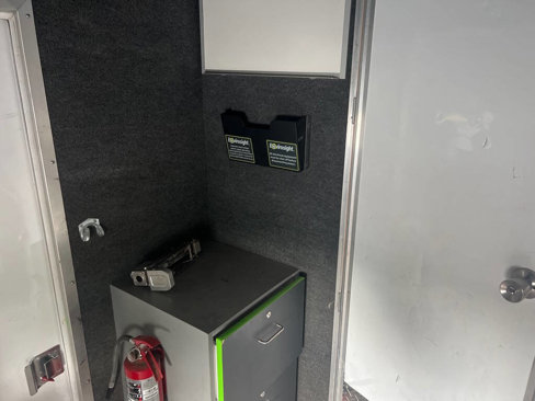 Used 2017 Ford E-450 and Econoline 450 Super Duty w/ Power Windows & Locks Group image 10